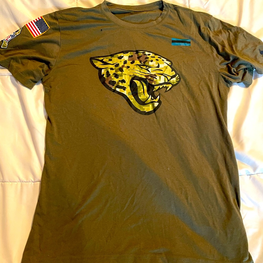Jacksonville Jaguars salute to troops Nike Dri-fit shirt. Medium